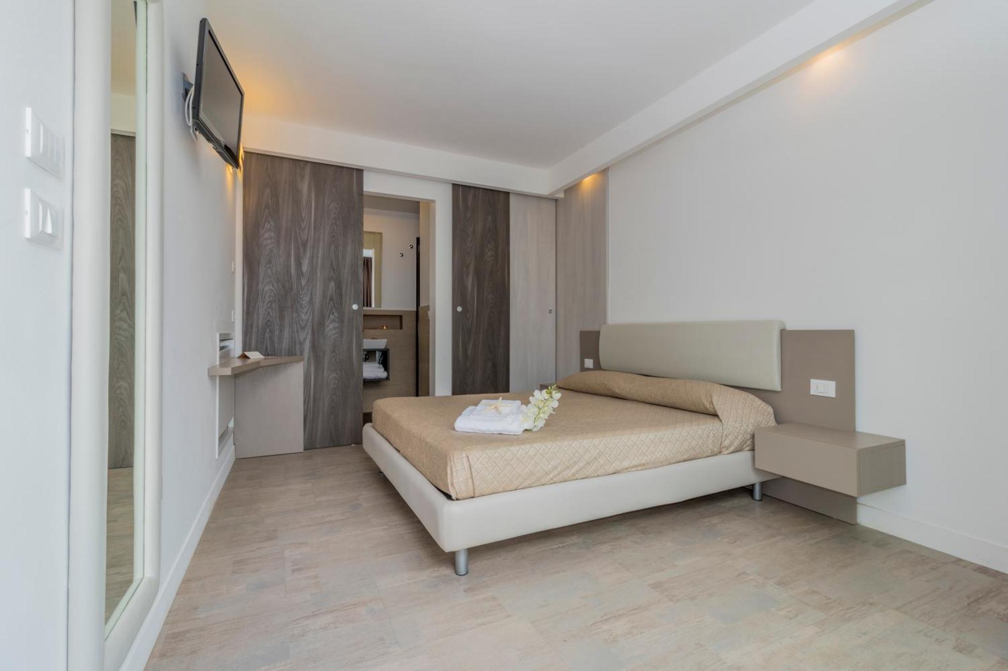 טורה סן ג'ובאני אוג'נטו Villaggio Poseidone Beach Resort - Hotel מראה חיצוני תמונה